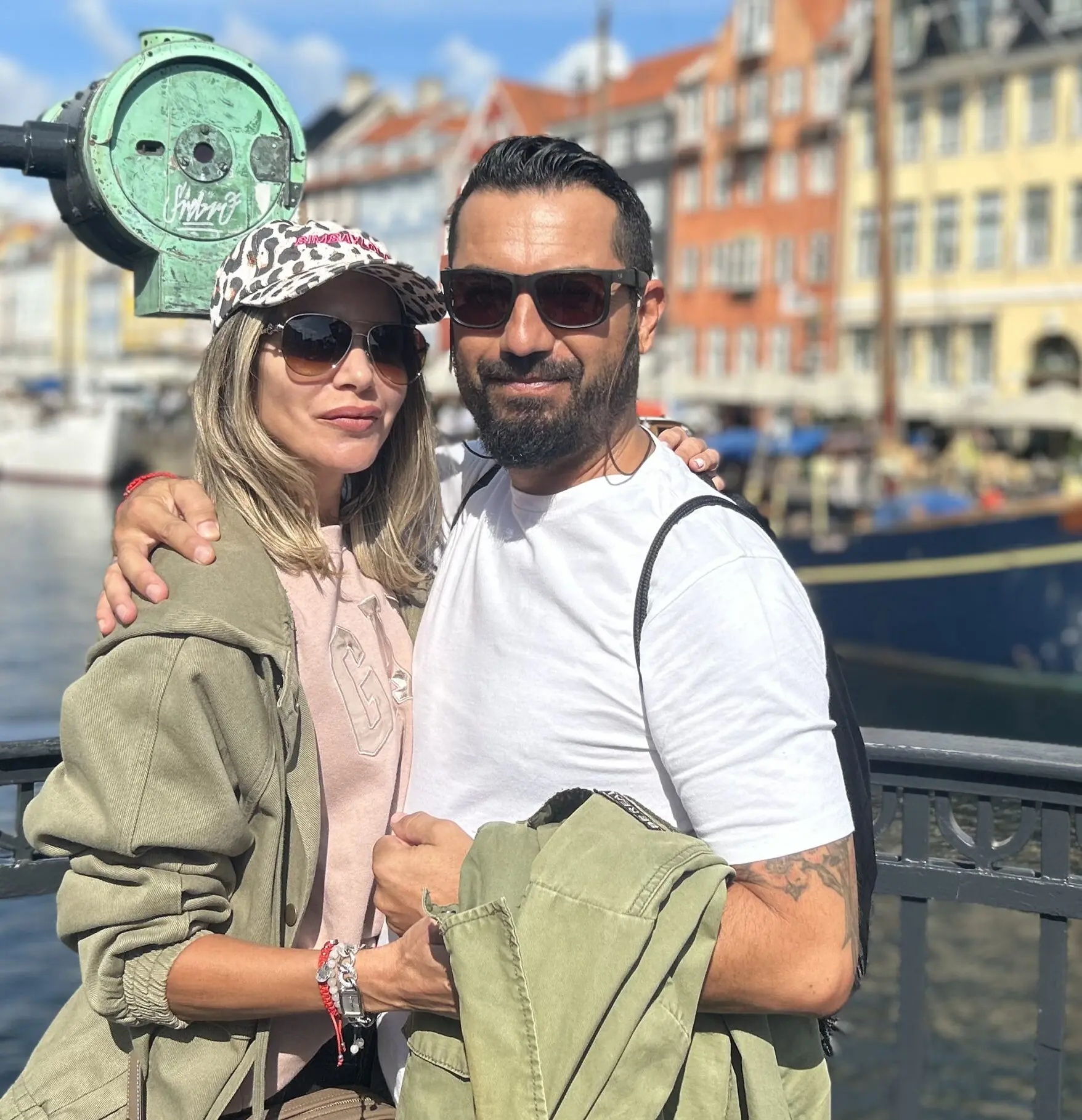 Gozando del Viaje. Quiénes Somos · Gozando del Viaje · En Gozando del Viaje compartimos contigo todos los lugares del mundo que hemos visitado y te contamos en primera persona cómo hacer que tu viaje marque la diferencia. Elige un destino y nosotros te ayudamos a sacarle el mejor. Ven a gozar del Viaje! version-cuadrada